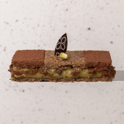 Festival DUO de 2023 massa de chocolate com creme pâtissière sabor pistache.